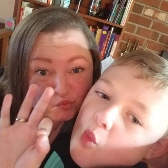 ✔️ Meet your Posher 🌠 Lisa - Picture 4 of 4